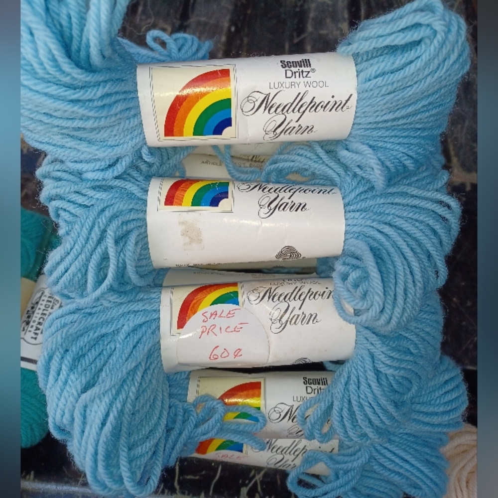 Various Brands And Styles Of Wool Tapestry Yarn (Approximately 50pcs)